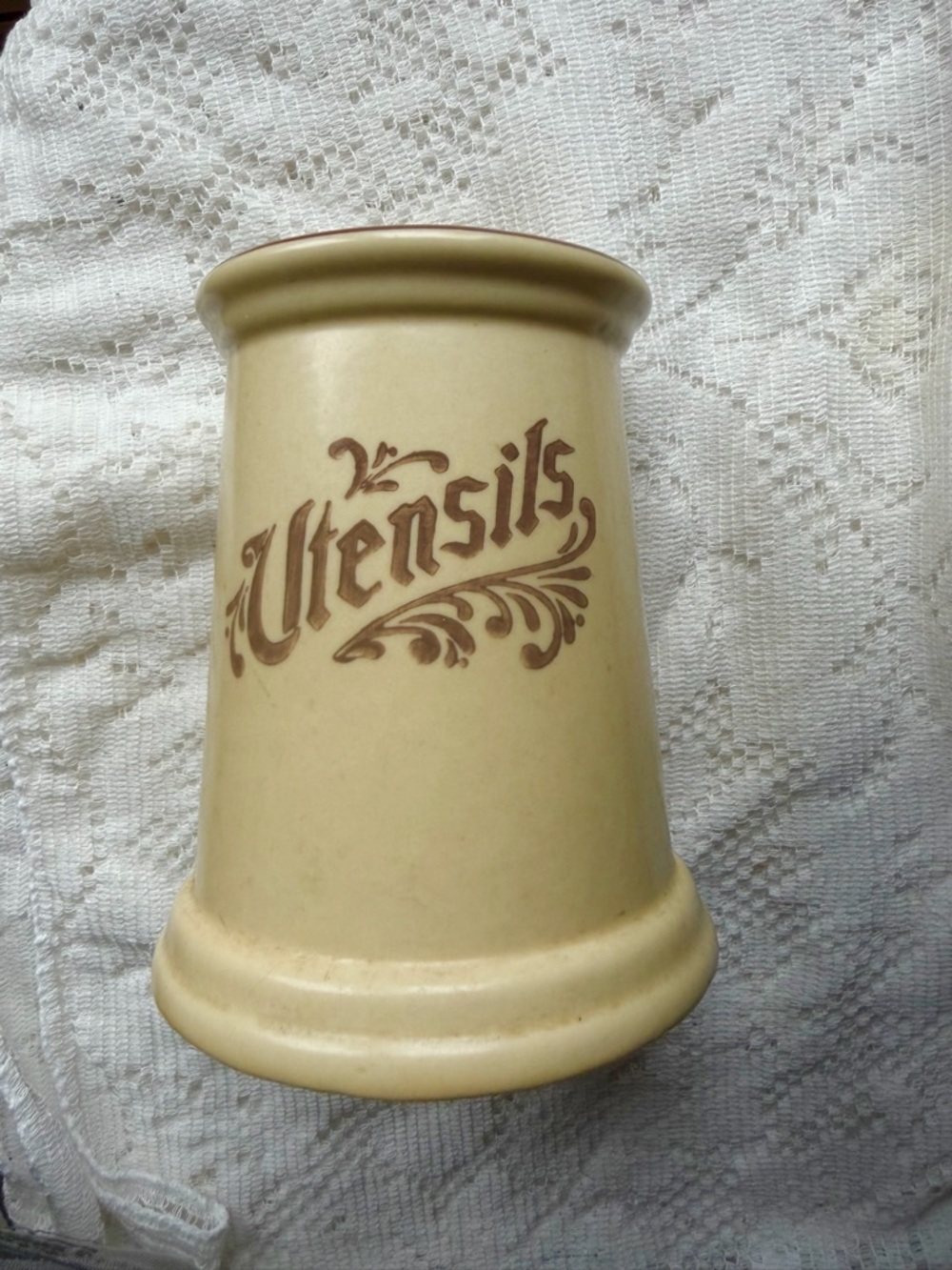 Utensils Ceramic Countertop Holder in Cream with Brown Lettering